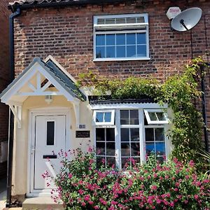 Cosy Cottage 90 - Central Bawtry - 2 Bedroom - High End Furnishings Exterior photo