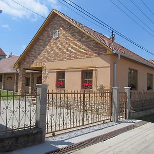 Hotel Tavi Fészek Vendégház Bánk Exterior photo