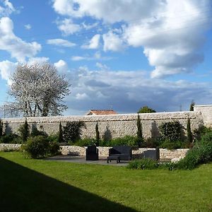 Le Haut Fontaine : Minis Maisons De Charme Bed and Breakfast Saint-Georges-les-Baillargeaux Exterior photo