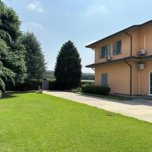 Villa 2 Cassano dʼAdda Exterior photo