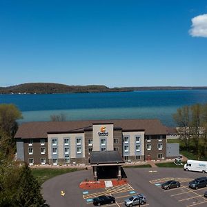 Comfort Inn & Suites Munising-Lakefront Exterior photo