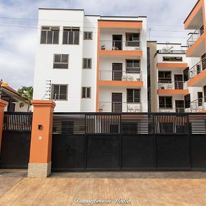Executive 3-Bed Furnished Apartment In Kwashieman Acra Exterior photo