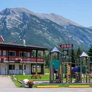 Rocky Mountain Ski Lodge Canmore Exterior photo