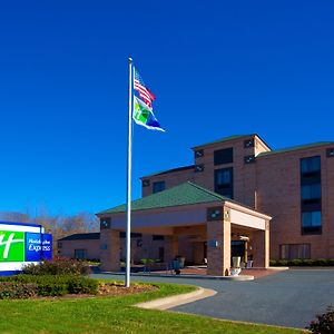 Holiday Inn Express Easton Exterior photo