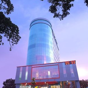 Hotel Horison Nindya Semarang Exterior photo