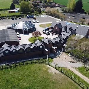 Falabella Suite With Amazing Views Of Stud Farm. Driffield Exterior photo