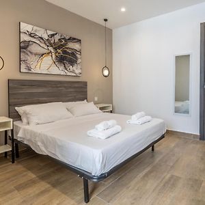 Hotel Studio 42 With Kitchenette At The New Olo Living San Julián Exterior photo