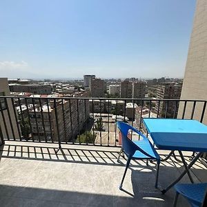 New Modern Apartment In Ereván Exterior photo