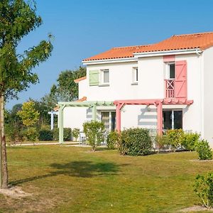 Well-Kept Apartment, With Dishwasher, 7 Km From The Beach Saint-Hilaire-de-Talmont Exterior photo