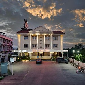 Hotel Royal Palace Karād Exterior photo