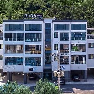 Holy Moly Pension Pohang Exterior photo