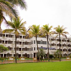 Hotel Naveen Residency Hubli Exterior photo