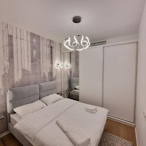 One Inclusive Best Region Apartment Bucarest Exterior photo
