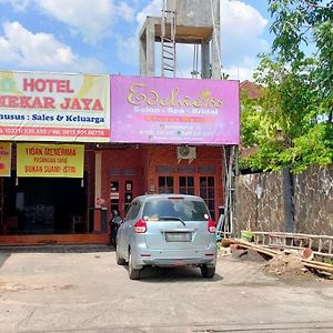 Hotel Keluarga Mekar Jaya Syariah Solo Exterior photo