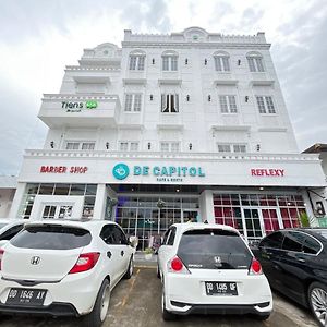 De Capitol Hotel Syariah Macasar Exterior photo
