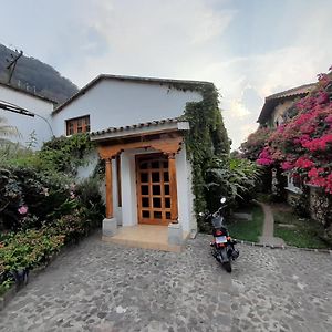 Hostal Casa Buho Bed and Breakfast Antigua Exterior photo