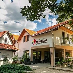 Barathegyi Panzio Es Elmenypark Bed and Breakfast Miskolc Exterior photo