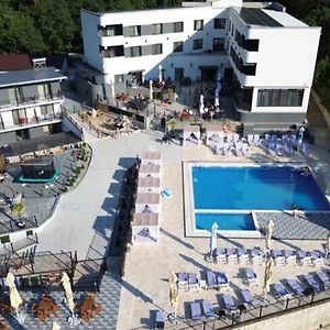 Partizan Resort Ieşelniţa Exterior photo