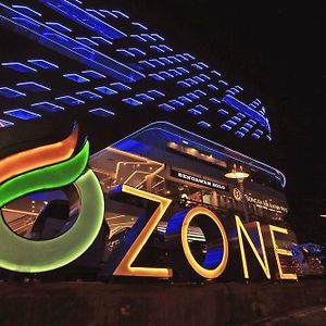 Ozone Hotel Pantai Indah Kapuk Yakarta Exterior photo