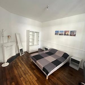 Apartamento Charmant Studio Clichy Exterior photo