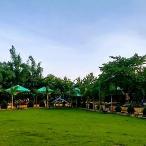 Vamoose Vrindavan Gopala Resort Jabalpur Exterior photo