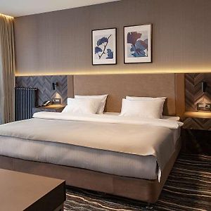 Hotel Doubletree By Hilton Vladikavkaz Room photo