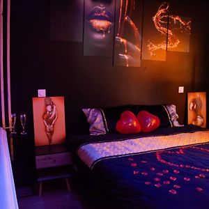 Love Room Cocon Sri-Yani Sauna Jacuzzi Esmans Exterior photo