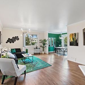 Beverly Hills Glamour Oasis 2 Bedroom Apt With Parking 304 Los Ángeles Exterior photo