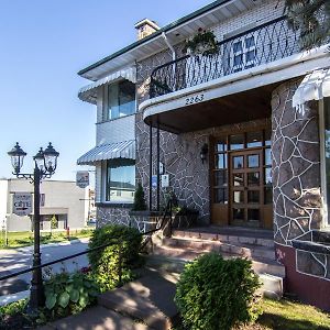 Gite Au P'Tit Manoir B&B Chicoutimi Exterior photo