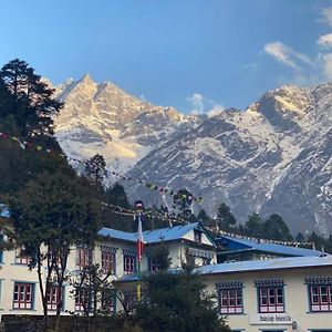 Lukla Himalaya Lodge Exterior photo