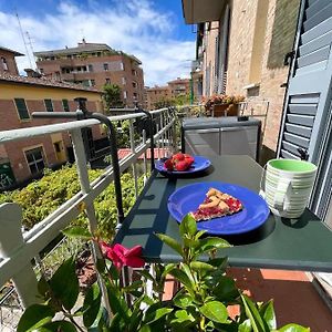 Bolognina Comfort Apartment Near To The Central Station And The Fair Bolonia Exterior photo