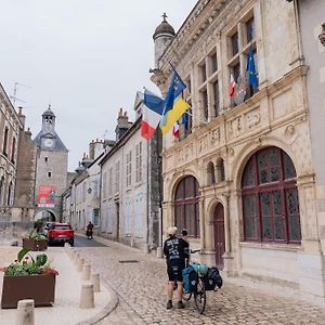 Apartamento Gite En Centre Historique 65M2 Beaugency Exterior photo