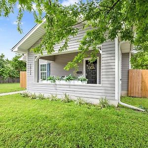 New Centrally Located Family Gathering Place Waco Exterior photo