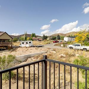 Airy Vernal Vacation Rental Deck, Mountain Views! Exterior photo