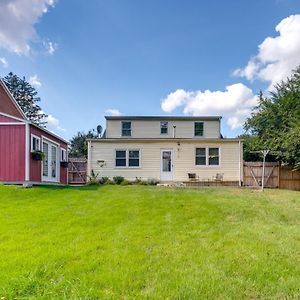 Pet-Friendly Falls Church Home With Fenced Backyard! Exterior photo