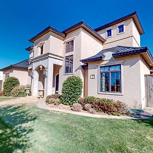 Lubbock Luxury Living Villa Exterior photo