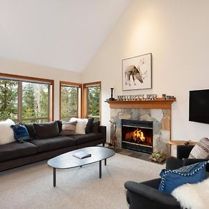 Painted Cliff 35 - Blackcomb Home With Shared Hot Tub, Secure Parking - Whistler Platinum Exterior photo