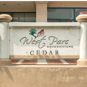 Westparc Cedar Alabang Hotel Manila Exterior photo