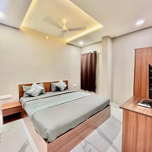 Stayzy Golden Glory Indore Exterior photo