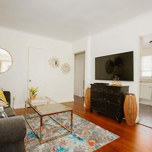 Apartamento Stylish And Modern 2Br Unit In The Heart Of K-Town Los Ángeles Exterior photo