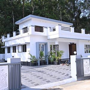 Holiday Villa - Your Second Home - Kothamangalam Kotamangalam Exterior photo