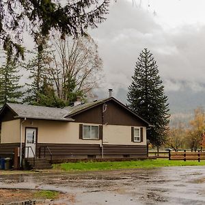 Hotel Farm House - L&S Farms Chilliwack Exterior photo