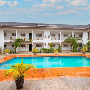 Apartamento Luxurious Estate Sekondi-Takoradi Exterior photo