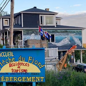 Sejour, Fleche Du Fjord, Vue Saguenay, Mont Valin Aparthotel Saint-Fulgence Exterior photo