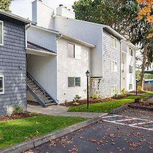 One Bedroom Cozy Apartment Close To Airport- Gym, Wifi, Queen Bed SeaTac Exterior photo