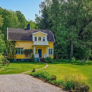 4 Bedroom Gorgeous Home In Motala Exterior photo