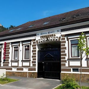 Hotel Cetatuia Rîşnov Exterior photo