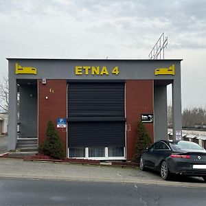Etna 4 - Apartamenty - Osmeckiego 4 E Rzeszow -Parking Exterior photo