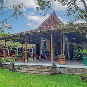 Carla Garden Villa Yogyakarta Exterior photo