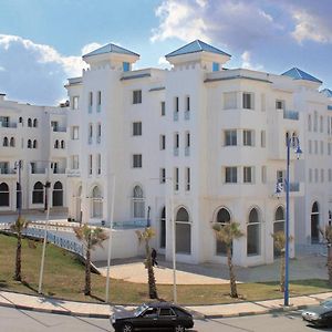 Apartamento شقة لقضاء عطلة مميزة بمدينة الفنيدق Riffiene Exterior photo